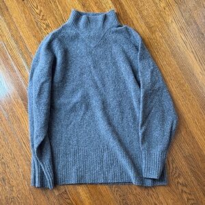 Everlane Pre-Loved Charcoal Turtleneck Sweater